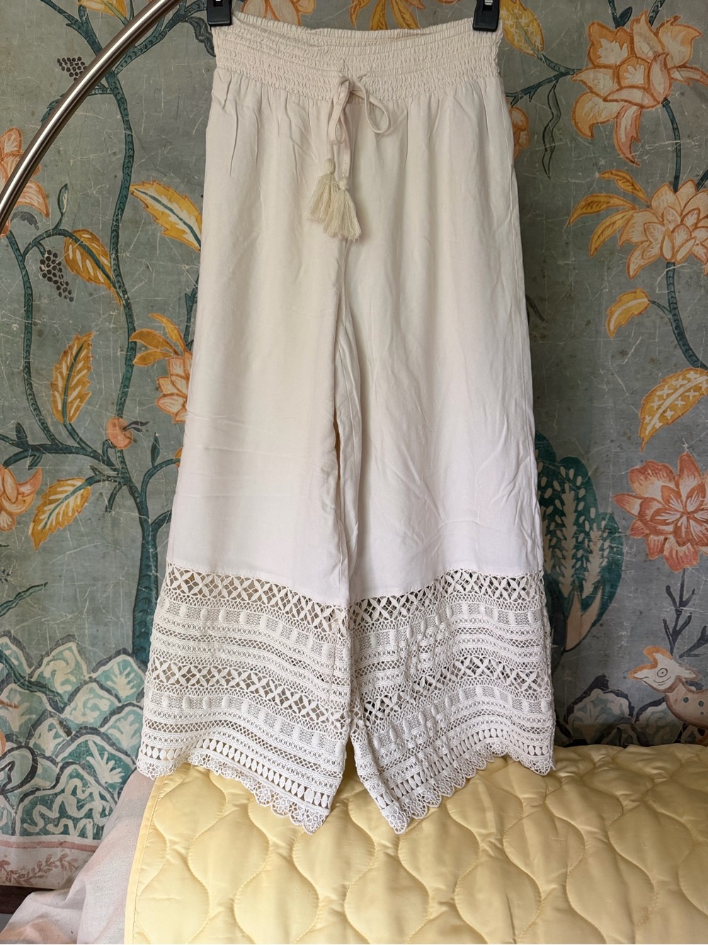 American Eagle Cream Crochet Lace Wide Leg Pants XXS Boho Beach